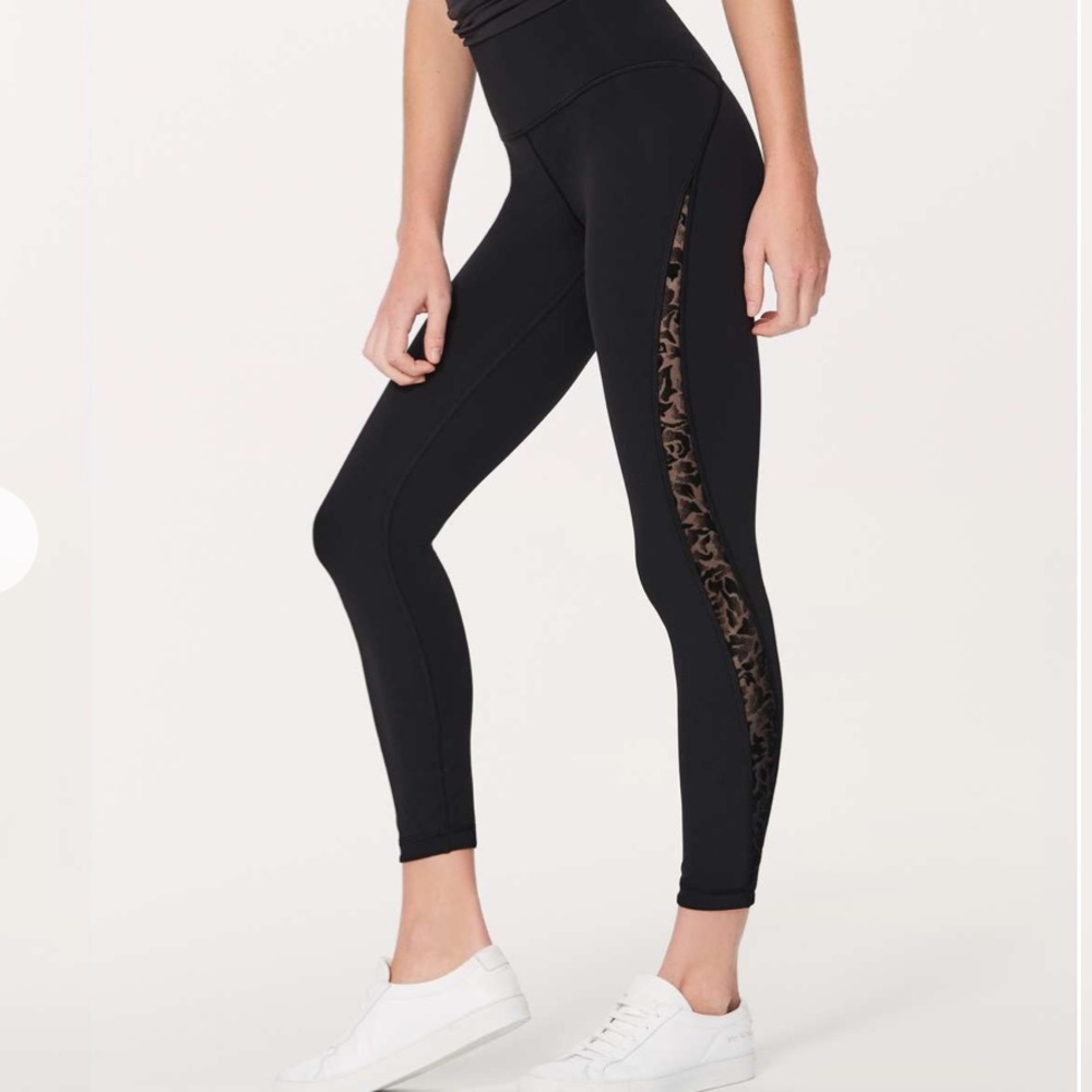 Lululemon meant to move 7/8 tight. Flocked